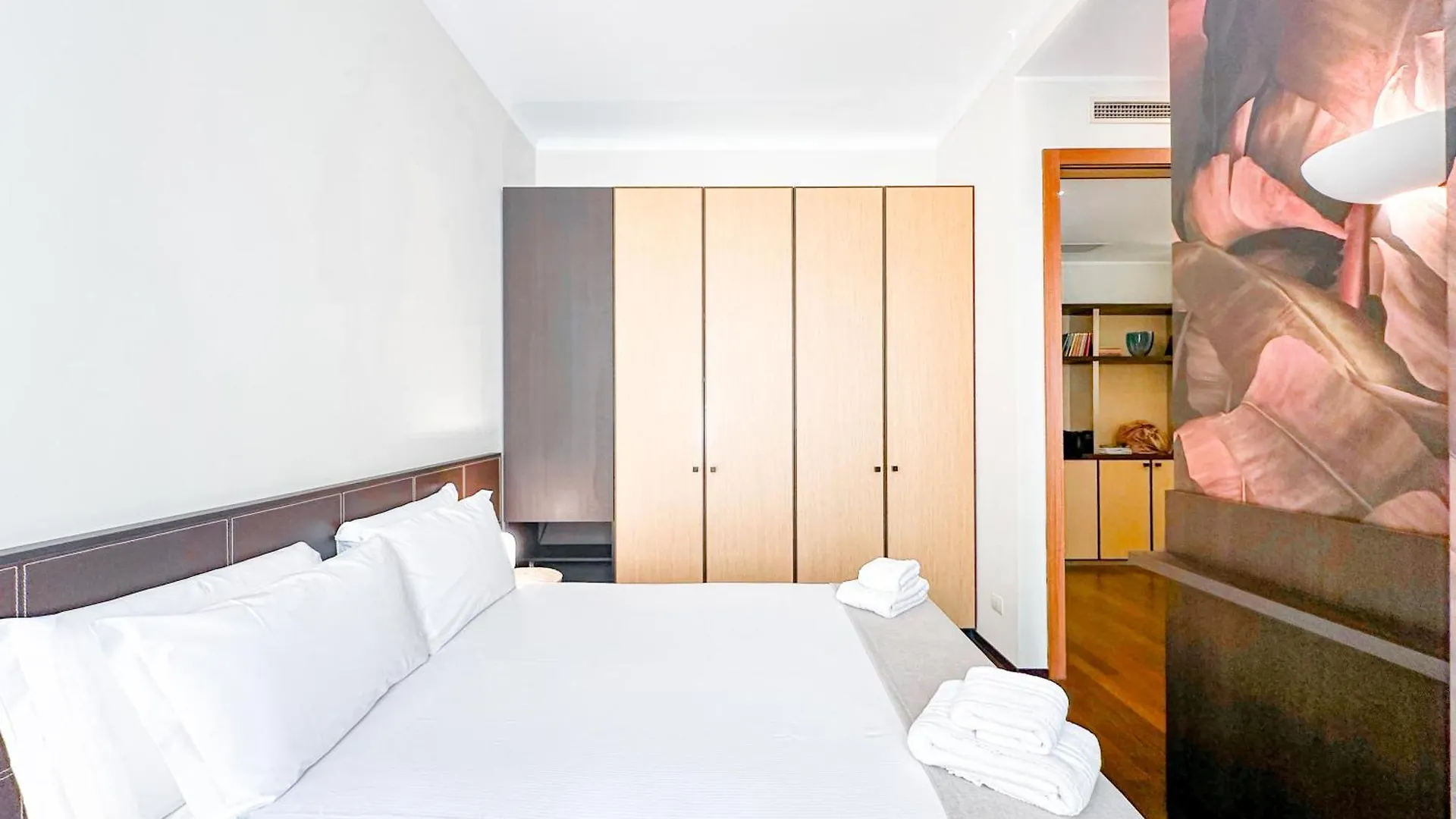 Fontana Suites - 15 Min Dal Duomo Milán 0*,